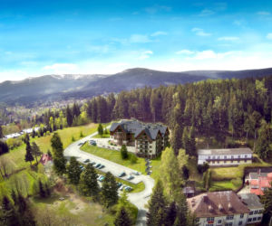 Czarny Kamień Resort & SPA – nowy aparthotel w Szklarskiej Porębie. Autorem projektu jest Zespół Projektowo Wykonawczy Probud Iwona Jarosz we współpracy z M&K Architekci