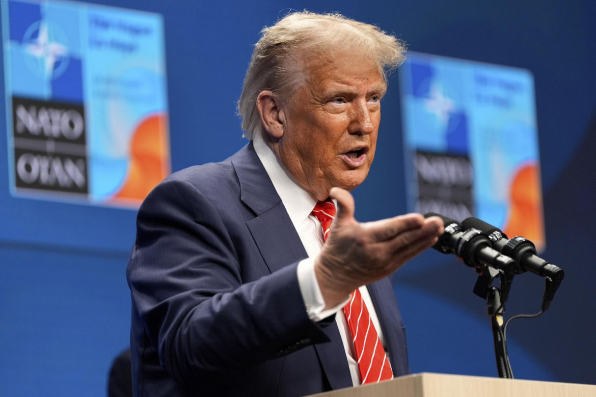 Trump sprawił, że "wszyscy zatańczyli tak, jak im zagrał na fujarce". Szokujące wnioski po Hadze!