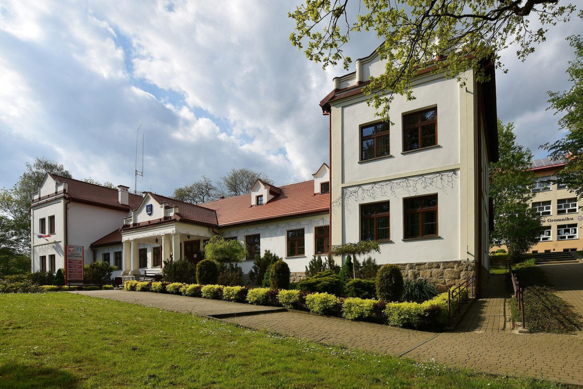 Ta wieś w Małopolsce miała kiedyś dwie nazwy. Znajdowała się w niej największa stadnina koni