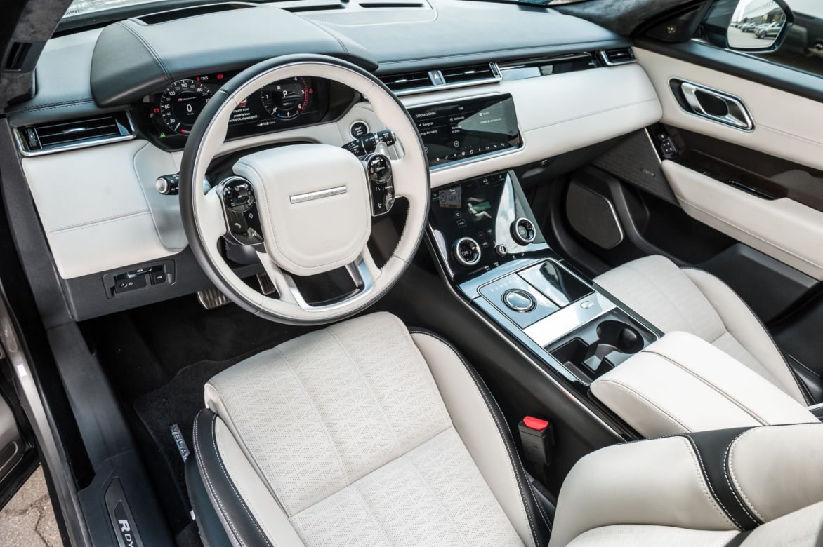 Range Rover Velar First Edition D300 HSE