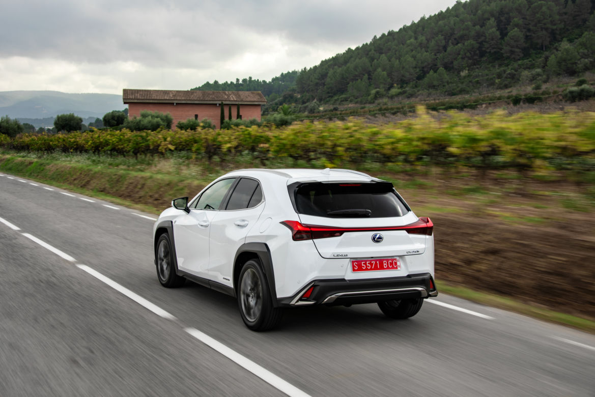 Lexus UX 250h E-Four F Sport