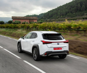 Lexus UX 250h E-Four F Sport