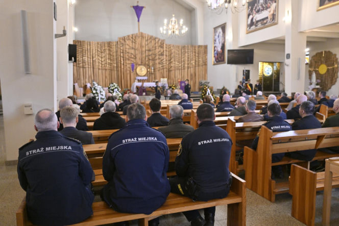 Pogrzeb strażnika miejskiego z Warszawy. Krzysztof zmarł na służbie