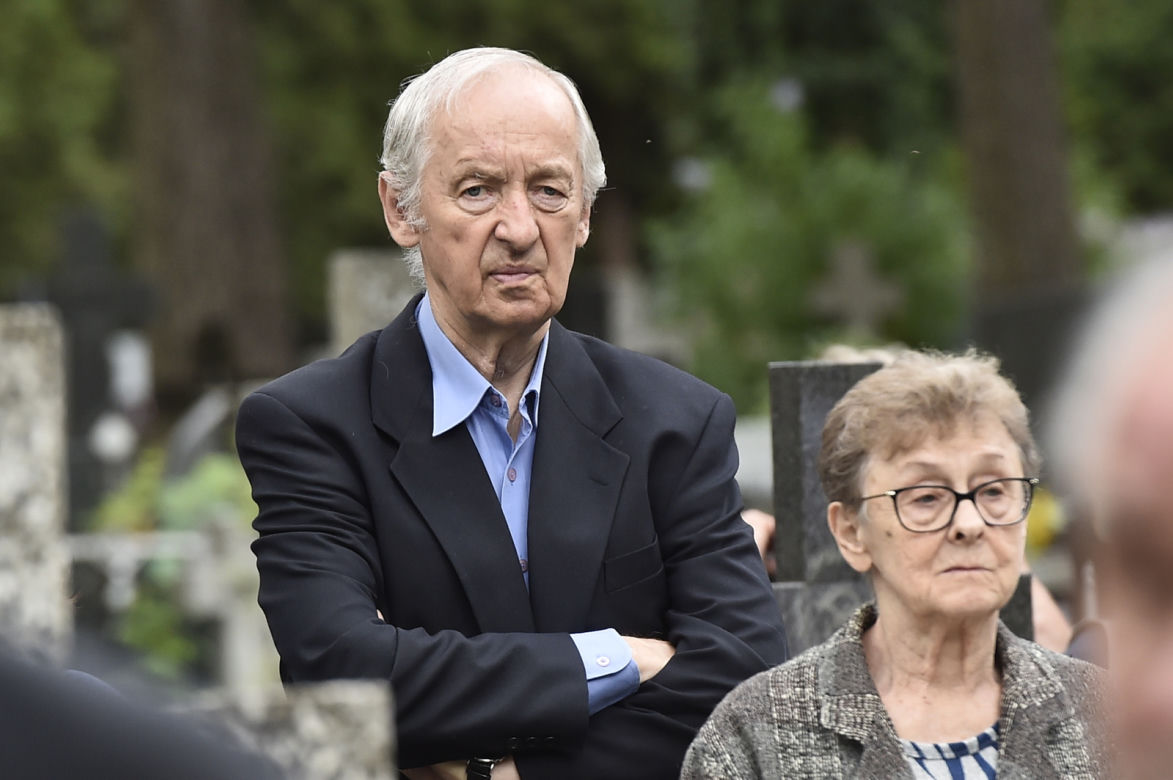 Andrzej Rosiewicz pląsa wśród seksownych dziewczyn: Był w swoim żywiole!