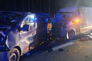 Potworne zderzenie trzech pojazdów na S8. Są zabici i ranni!