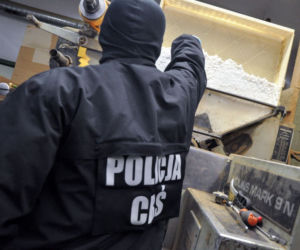 Policjanci CBŚP zlikwidowali fabryki papierosów