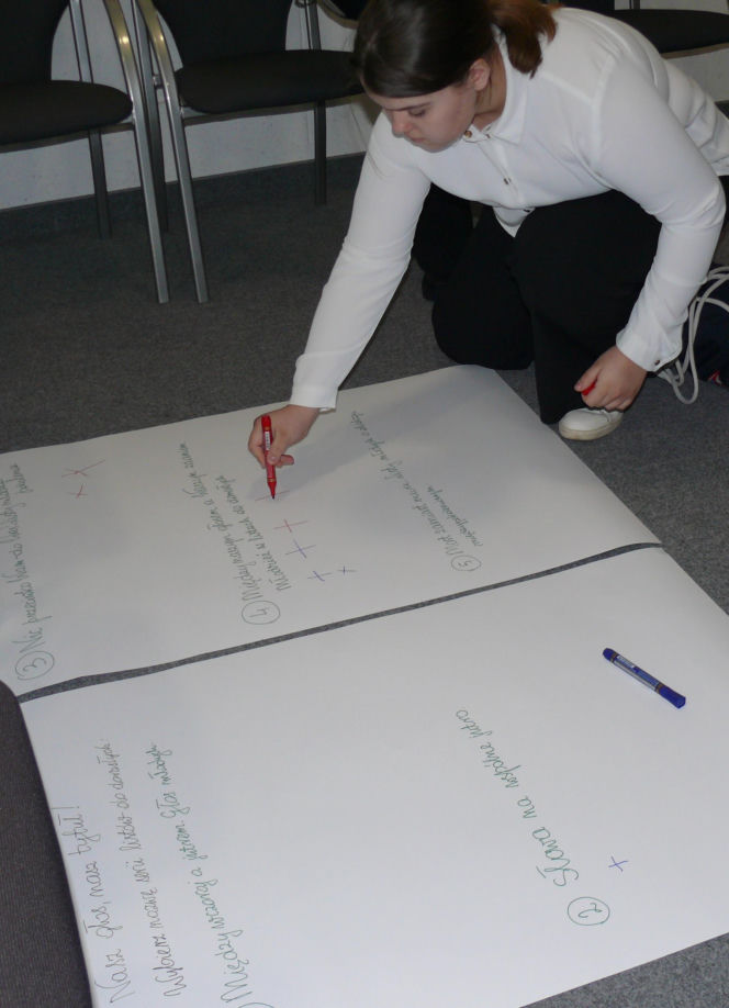 W Siedlcach odbyła się debata uczniów szkół podstawowych pt. „Czy pokolenia potrafią jeszcze ze sobą rozmawiać?”