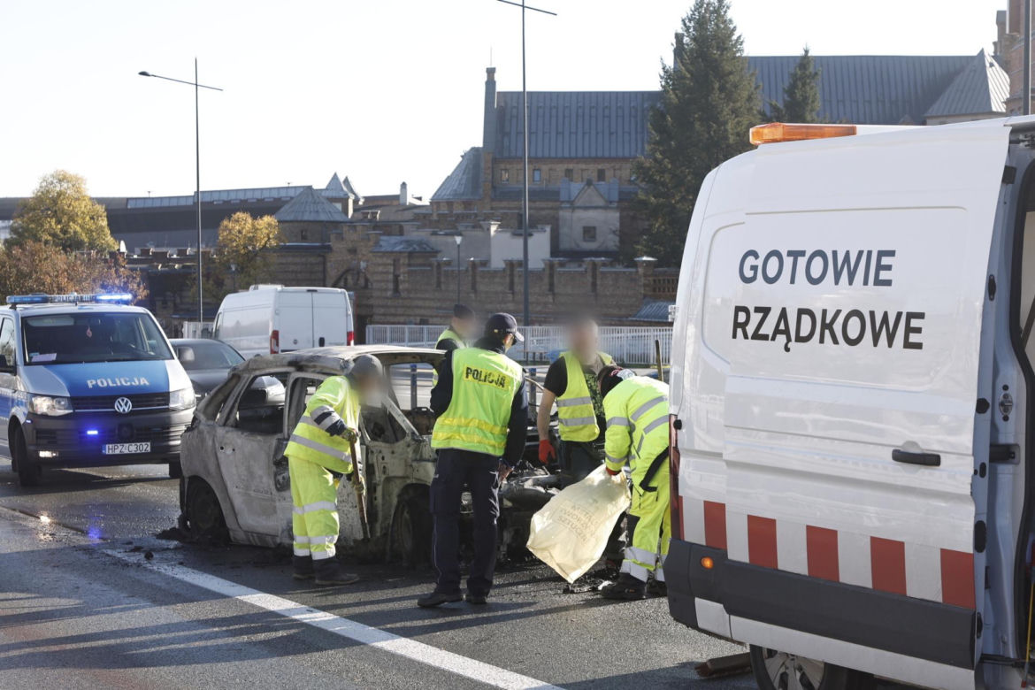 Zapłonęła osobówka obok Torwaru