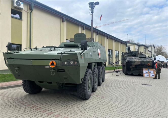 Wojsko opanowało Nowy Sącz.  Ruszyły Wojskowe Targi Służby i Pracy