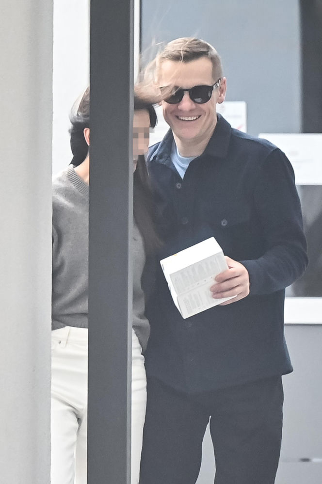 Marcin Mroczek z dziewczyną w cukierni