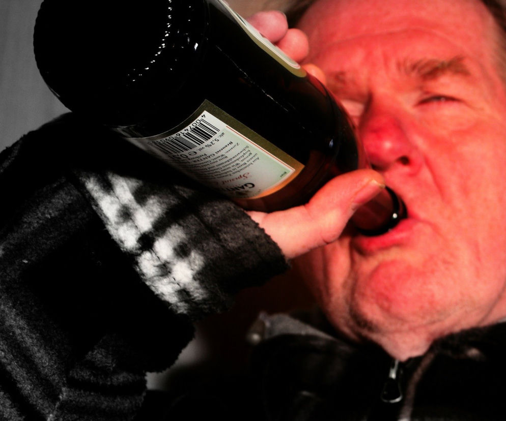 Najpierw polał się alkohol, a później krew. Brutalne pobicie na Mokotowie