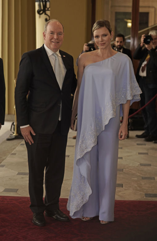 Przyjęcie przed koronacją króla Karola III. Kto był królem, a kto królową stylu?