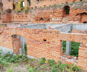 Pomarańczowi rowerzyści najechali zamek w Szymbarku