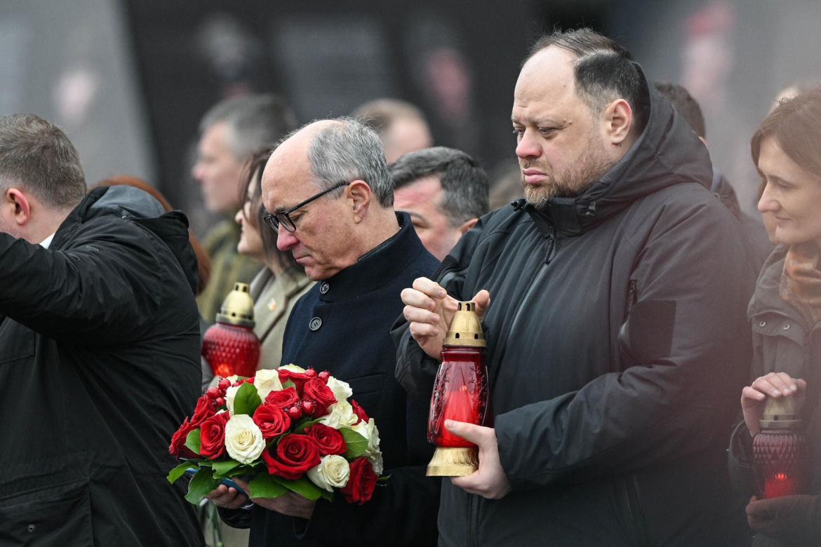 Nie da się przyzwyczaić do krwi i strachu". Czwarta rocznica wojny w Ukrainie