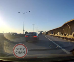 Internauci wściekli na kierowcę BMW z S8 pod Wrocławiem. Jest nagranie