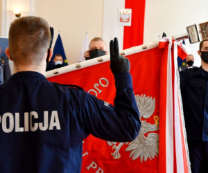 Nowi policjanci w Białymstoku. Ślubowanie złożyło dwunastu funkcjonariuszy [ZDJĘCIA]