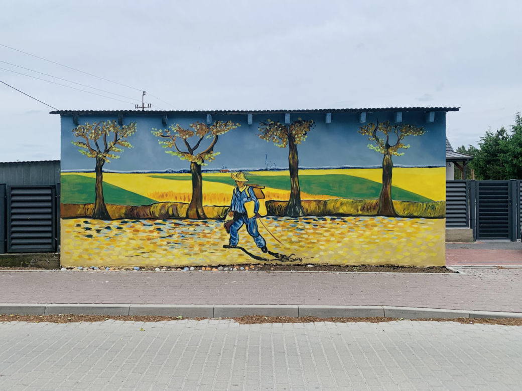 Kolorowe domy inspirowane twórczością Vincenta van Gogha zamieniły wieś liczącą zaledwie stu mieszkańców w prawdziwą atrakcję turystyczną