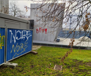 Jeszcze nie otwarty, a już pomazany. Skatepark w centrum Warszawy przyozdobiony graffiti
