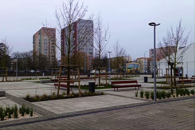 Plac przed Netto Areną po przebudowie