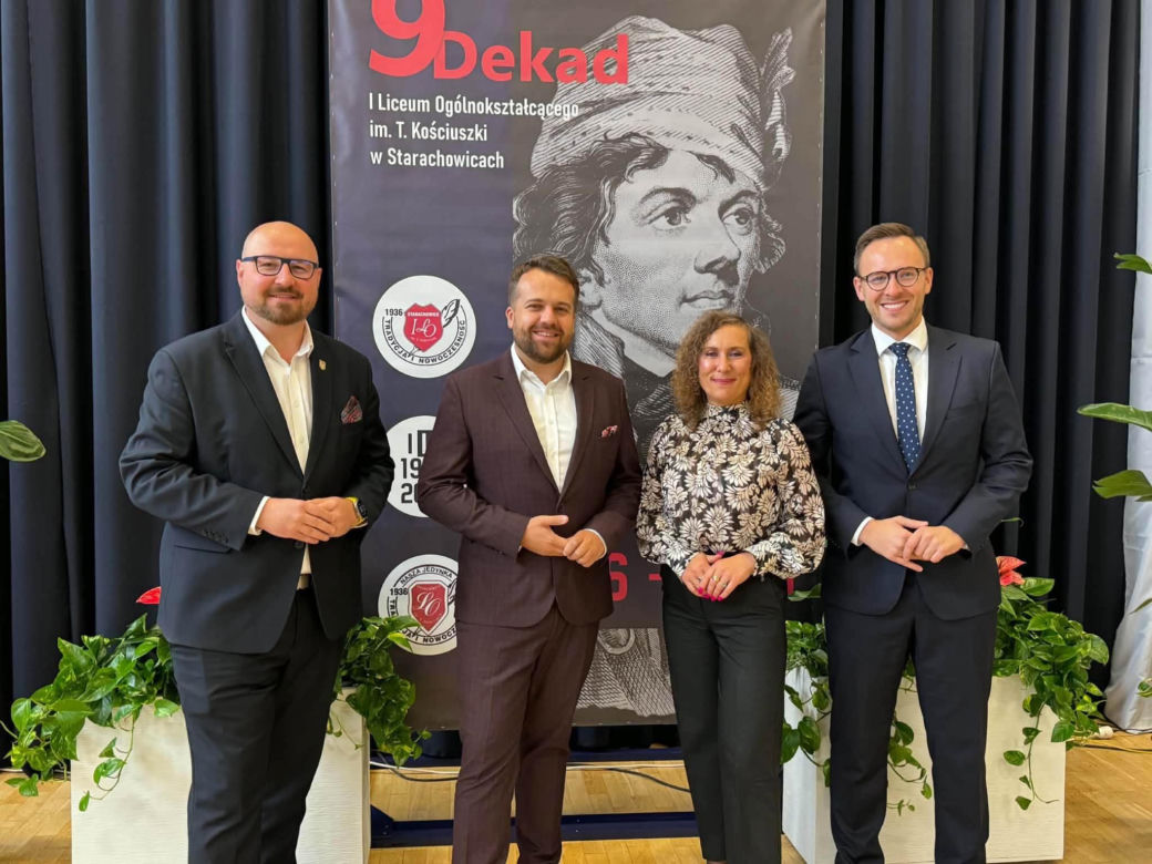 90 lat I LO w Starachowicach. Pokolenia absolwentów na jubileuszu „Jedynki”