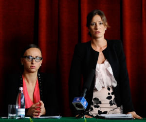 Przepis na życie 4 sezon odc. 13. Beata (Maja Ostaszewska), Viola (Monika Mariotti)