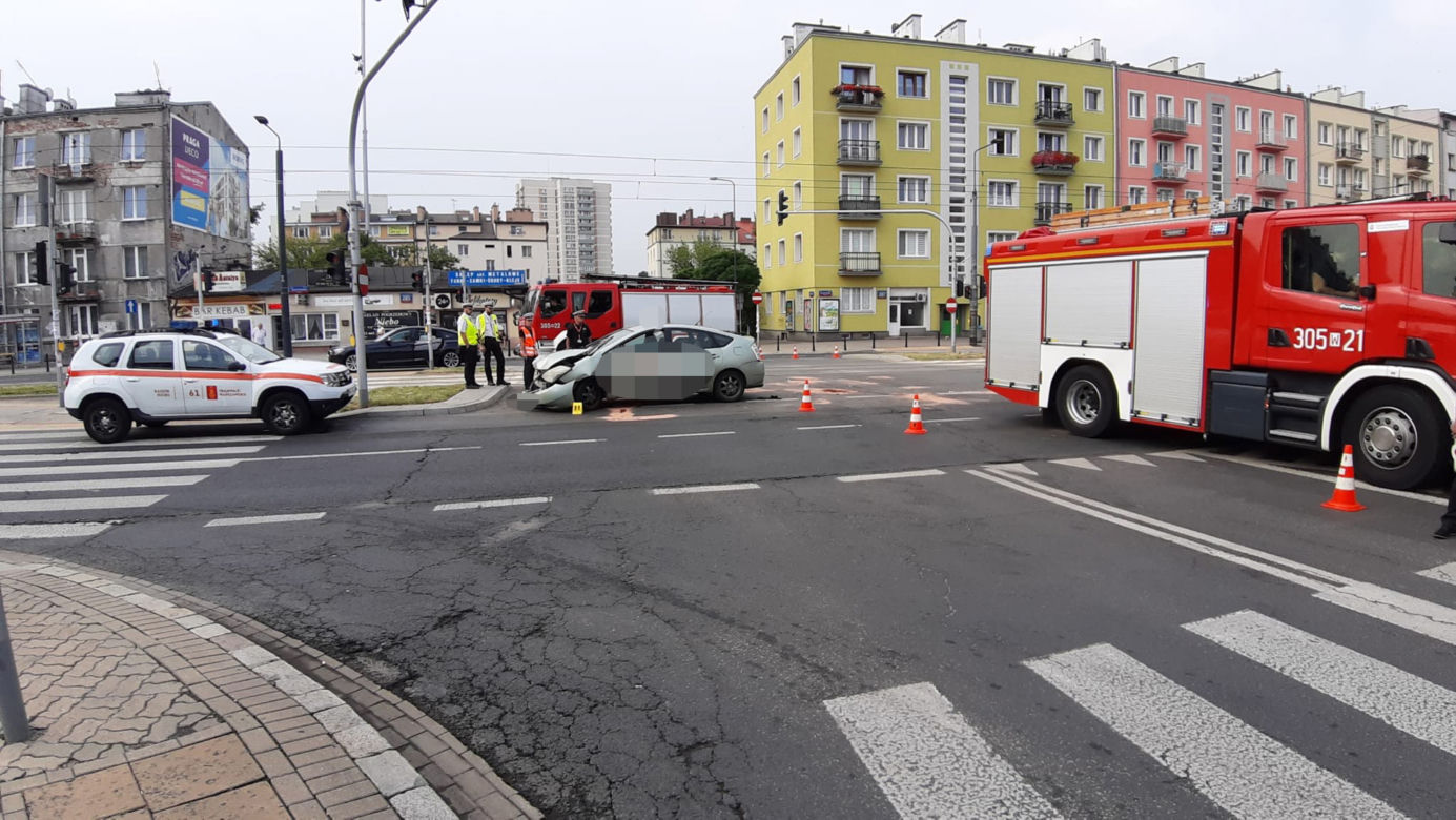 Pijany taksówkarz wiózł kobietę i dziecko