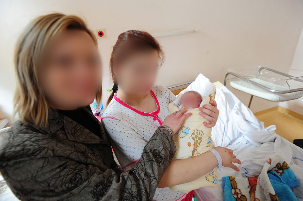 Jesika miała 13 lat, gdy urodziła dziecko. Po 8 latach wychodzi na prostą