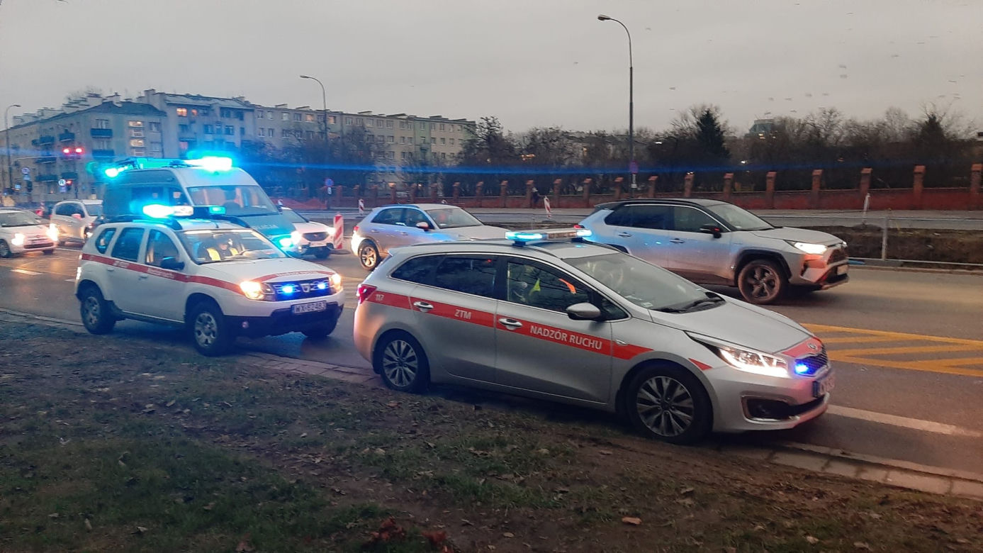 Czarna seria w Warszawie. Kolejny wypadek autobusu miejskiego! Są ranni
