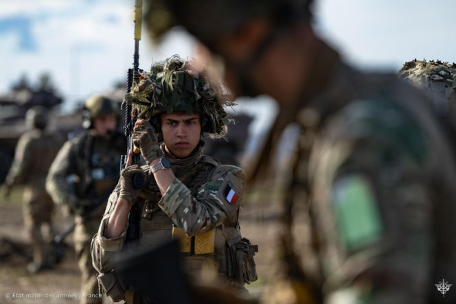 „Duch dyscypliny” i 800 euro. Nowy program Macrona ma wzmocnić armię