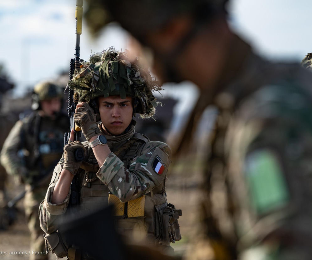 „Duch dyscypliny” i 800 euro. Nowy program Macrona ma wzmocnić armię