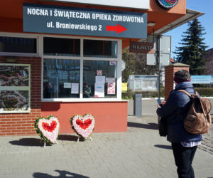 Kwiaty przed szpitalem przy ul. Arkońskiej