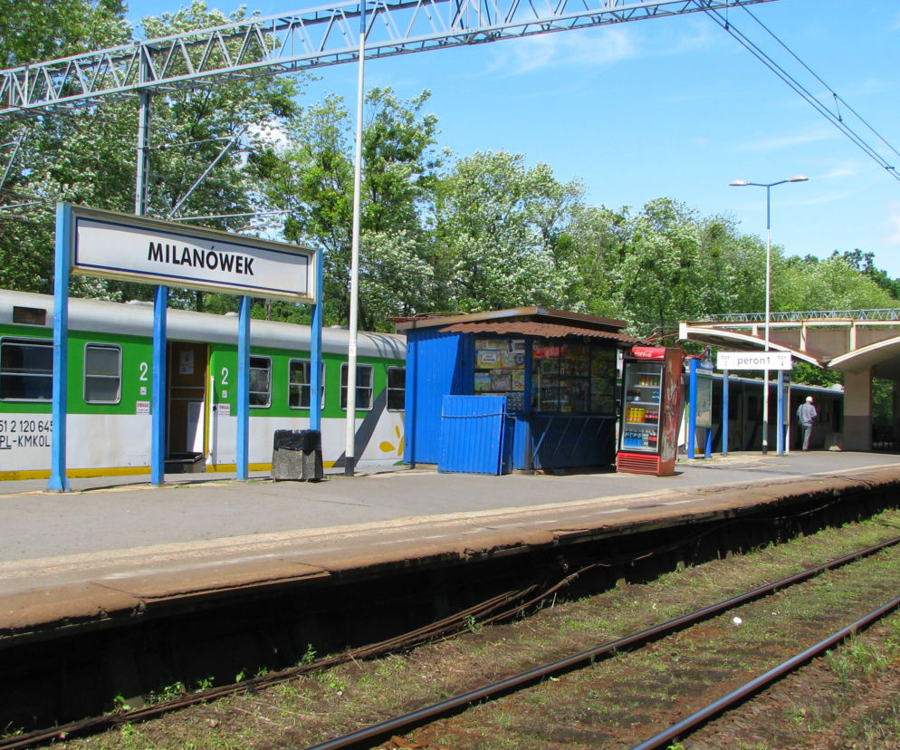 Tragedia w Milanówku. Pieszy runął z peronu wprost pod pędzący pociąg