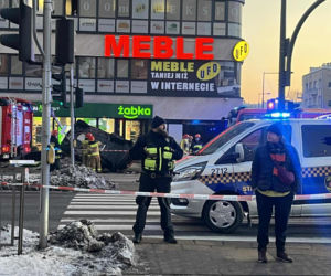 Zginął mały chłopiec. W miejscu tragedii zapłonęły znicze. Warszawa wstrząśnięta wypadkiem na Grochowskiej