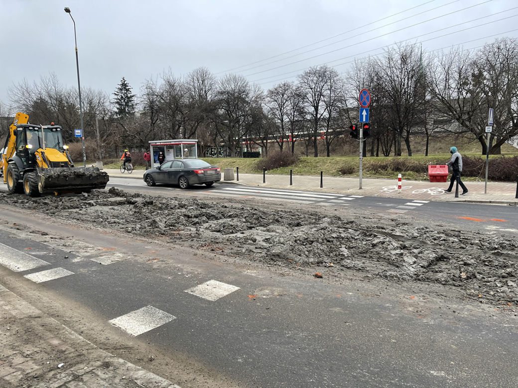 Beton zalał ulicę w Warszawie