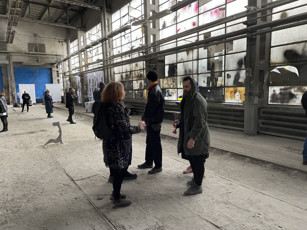 Happening artystyczny w dawnej lakierni Newagu
