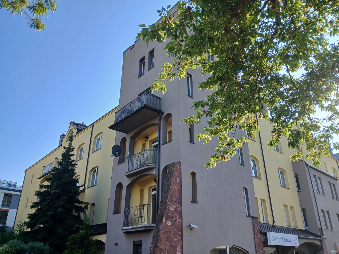 Blok Zamek Imieliński przy ul. Makolągwy w Warszawie