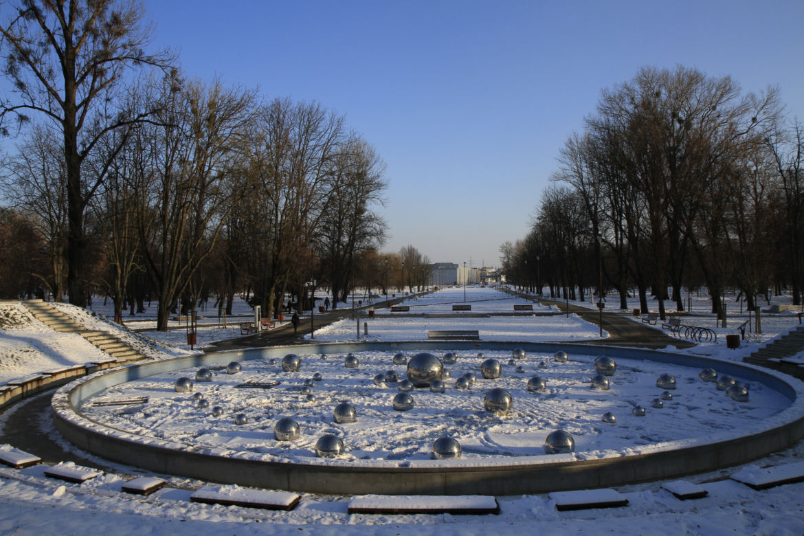 Park Ludowy w Lublinie oprószony śniegiem. Zobacz zdjęcia ze spaceru!
