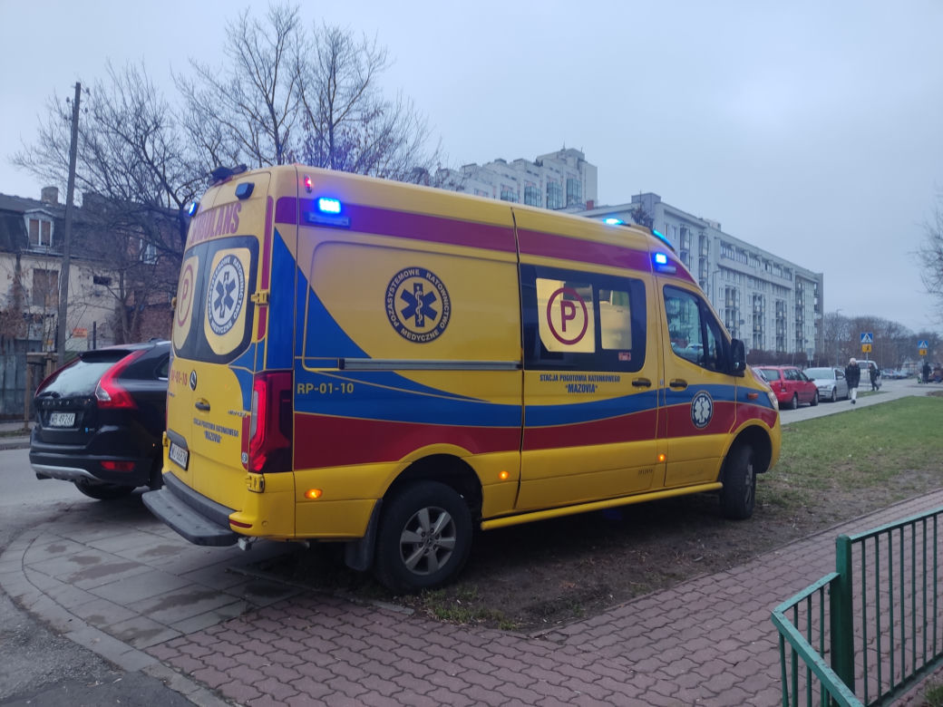 Tragedia na Witolinie. Kobieta wypadła z okna. Nie żyje	