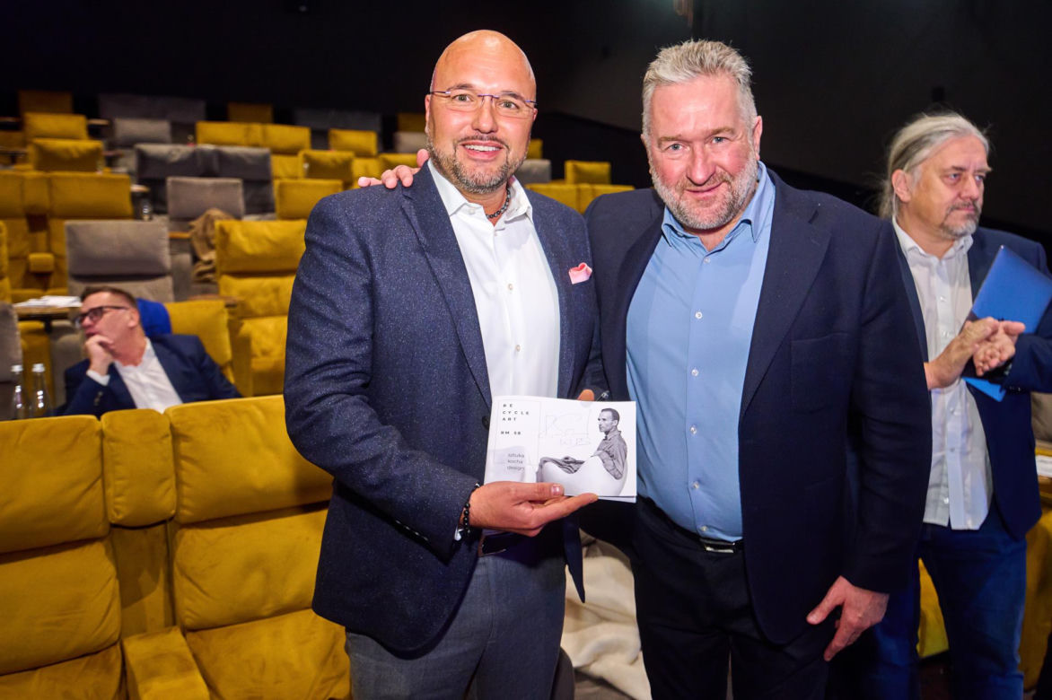 Sukces finałowej aukcji projektu Recykling Art: „Sztuka kocha design”