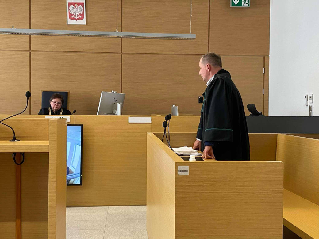 Klaudia G. stanęła przed sądem. Ruszył proces w sprawie śmierci 3-letniej Emilki z Siedlec