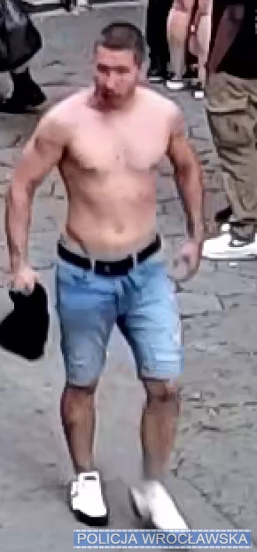 Policjanci szukają osób, mogących mieć związek z pobiciem mężczyzny w centrum Wrocławia