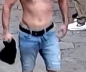 Policjanci szukają osób, mogących mieć związek z pobiciem mężczyzny w centrum Wrocławia