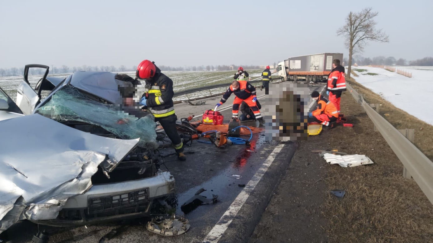 Fatalny wypadek między Elblągiem a Malborkiem! Droga Krajowa nr 22 z OGROMNYMI UTRUDNIENIAMI [ZDJĘCIA]