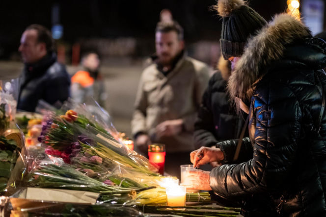 Szwajcaria. Śmiertelny pożar w kurorcie Crans-Montana. Ludzie modlą się za zmarłych i przynoszą kwiaty [ZDJĘCIA].