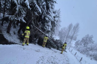 Uszkodzone dachy i ludzie odcięci od prądu. Najtrudniejsza sytuacja na Podkarpaciu