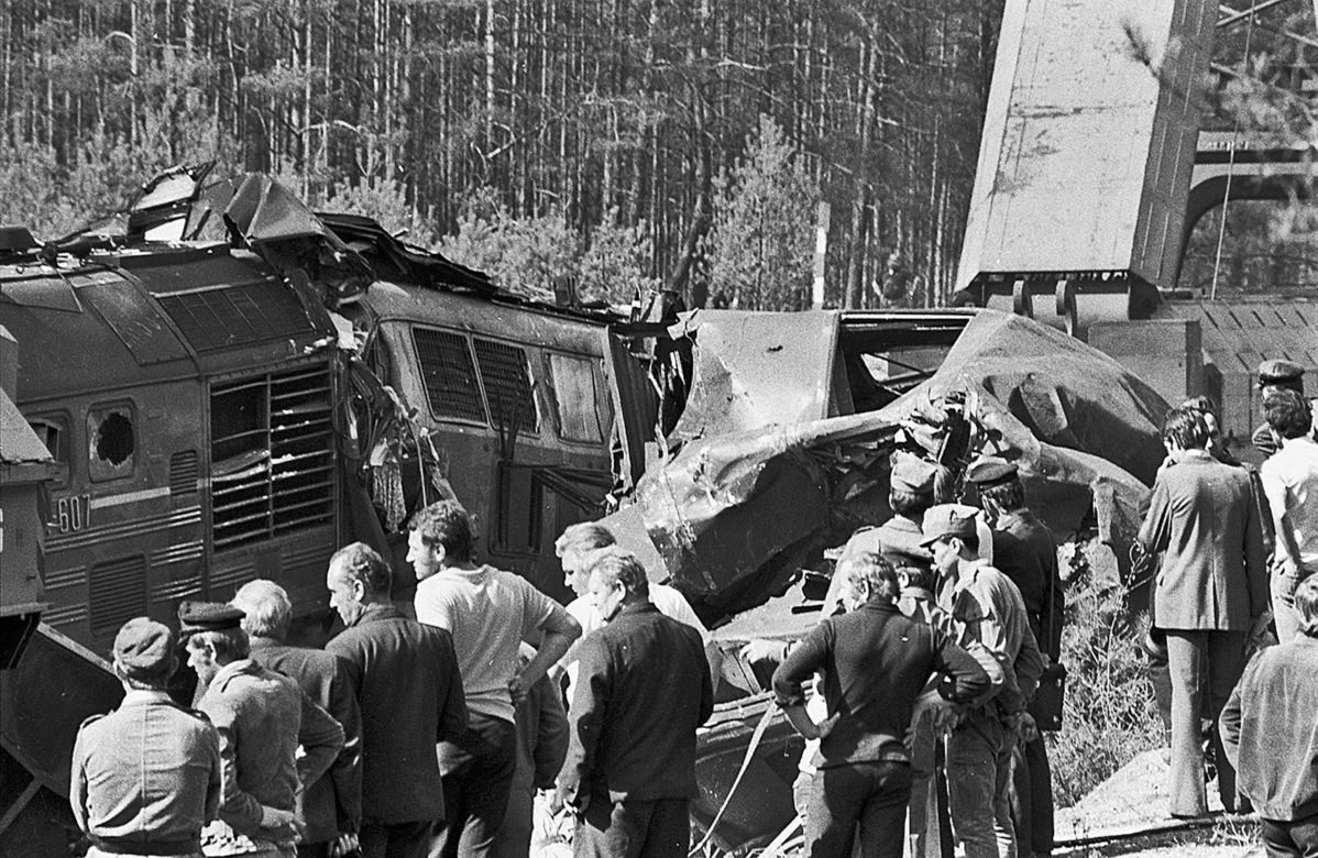 Największa katastrofa kolejowa w Polsce. W zderzeniu pociągów osobowego i towarowego zginęło 67 osób