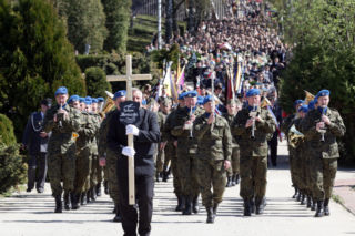 Młodziutka stewardessa miała przed sobą całe życie. Na grobie Justyny Moniuszko wyryto symboliczne słowa