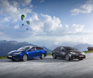 Toyota Avensis lifting 2015
