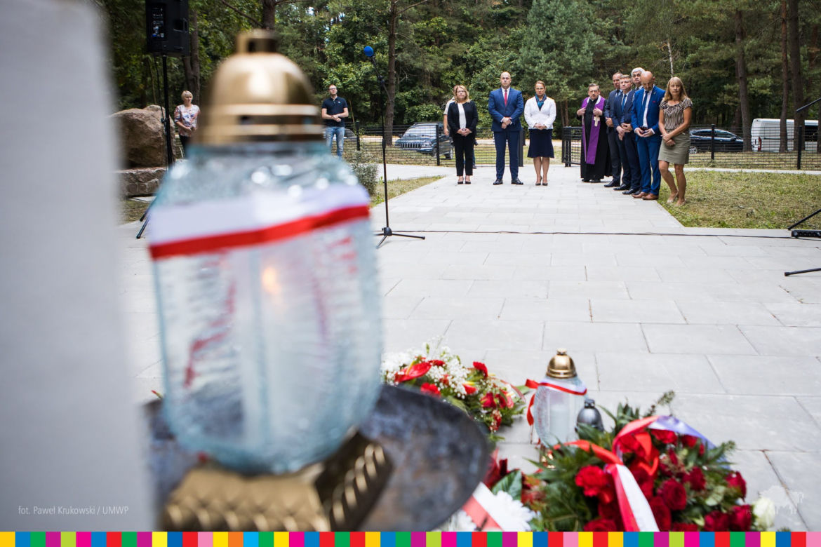 Rocznica mordu pacjentów szpitala psychiatrycznego w Choroszczy. Jak została upamiętniona? [ZDJĘCIA]