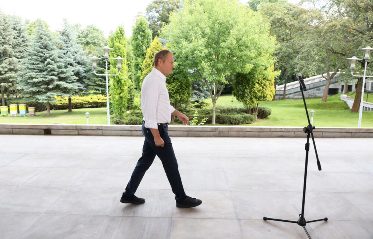 Tusk nosi buty za 3800zł
